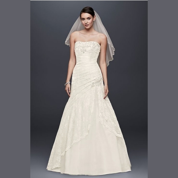 David's Bridal Dresses & Skirts - Davids Bridal A-line Lace Wedding Dress With Side Split Details Size: 10